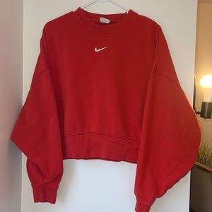 Cropped Nike Crewneck